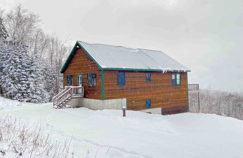 Bethlehem Cabin | Mountain View Escape - Stunning Views! Bethlehem, NH Cabin Near Skiing & Hiking