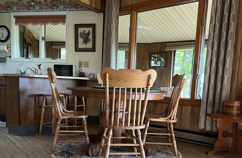 Newland House | Mountaintop Getaway with Sunset Views