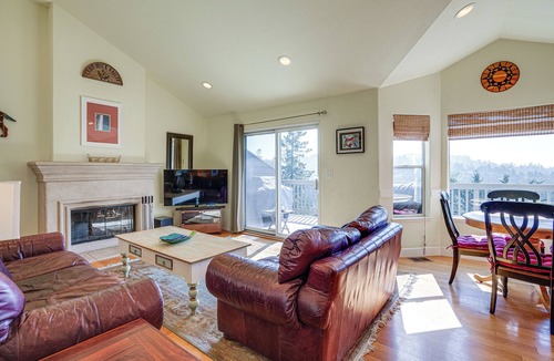 Montclair House | Mtn Views & Hot Tub: 4,300-Sq-Ft Oakland Retreat