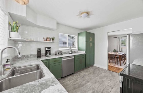 Grove City House | MTR KING bed |Game Room | Chef Kitchen |Fire Pit