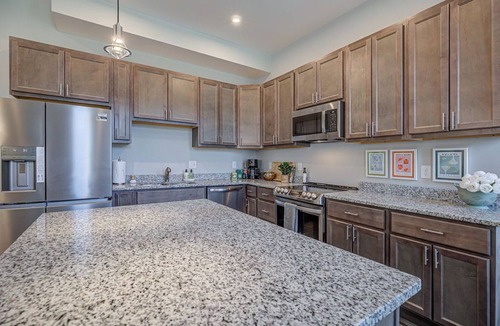 Roselawn Finance House | Musketeer Manor ~ 5 bedrooms & 4.5 baths off street parking & central location!