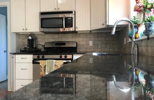 South Kingstown House | NARROW RIVER GEM Kayaks Mins to Gansett Beach Central AC Fenced-In Yard LOCATION