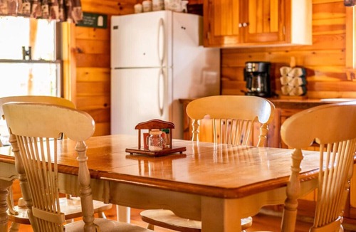 Starks House | Nature Enthusiast's Haven:Cabin with Scenic Trails
