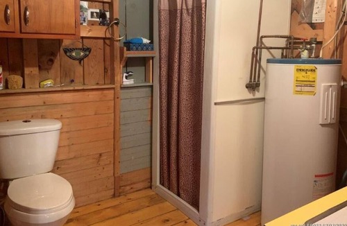 Readfield Cabin | Nature Lovers' Paradise: A Rustic 1BR Cabin w/ shared access to Lovejoy Pond