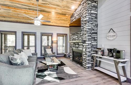 Hochatown House | Near New Casino: Broken Bow Cabin w/Hot Tub