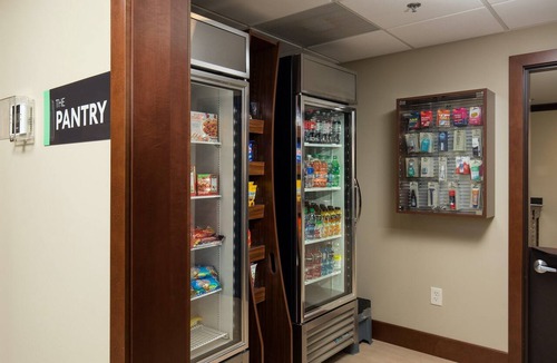 Polaris Apartment | Near Ohio State University! Free Breakfast Buffet & Pool Access!