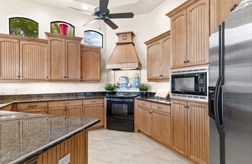 Eight Lakes House | New: Bellagio Estate: Luxury Villa, pool/hot tub!