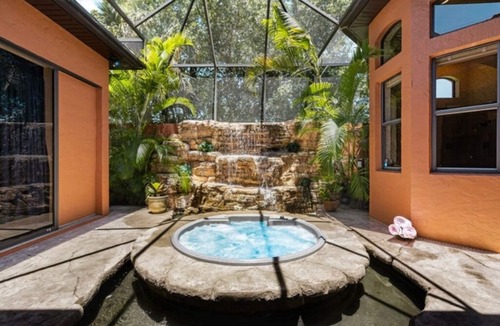 Eight Lakes House | New: Bellagio Estate: Luxury Villa, pool/hot tub!