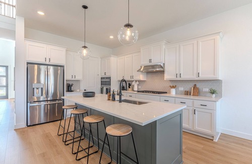 Magnolia House | NEW BUILD! 6-Month stays Fully Furnished 4BR Near Woodlands