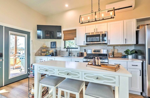 Willis Cabin | New-Build Waterfront Cabin, Lake Conroe
