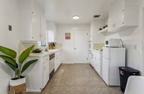 Little Branham - Rosswood House | NEW! Charming Vintage Retreat in the Heart of San Jose