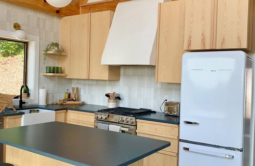 Bethel Ski Chalet | NEW Construction! Modern chalet with spectacular views near Sunday River!