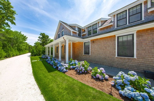 Nantucket House | New construction, private retreat with 7 bedrooms, heated pool and spa, gym.
