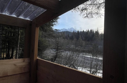 Bear Creek Cabin | New creekside yurt with Mountain View’s, minutes from town!