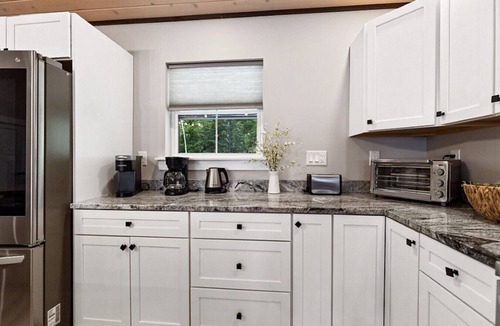 Bangor House | New Modern | Fire Pit | 4 BR/3 Baths