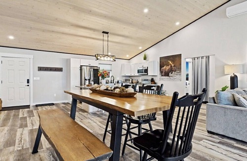 Bangor House | New Modern | Fire Pit | 4 BR/3 Baths