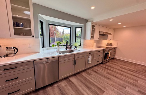 Cupertino House | New, Quiet, Modern Comfort 3-bedroom house in tranquil Cupertino