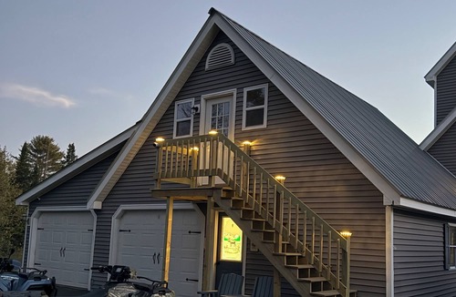 Sangerville Apartment | New Stylish Guest Suite – Cozy & Quiet Stay in charming Sangerville