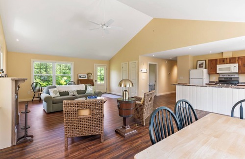Mid-Coast and Islands House | NEW Tranquil Tides - 2-bedroom home with privacy, AC and tidal waterfront access