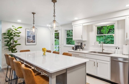 Stowe Village Historic District House | Newly Remodeled 5bed Walkable to Stowe Village