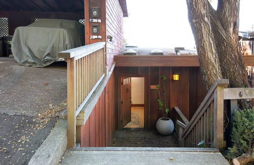 Berkeley Apartment | Newly remodeled spacious luxury unit with a view of San Francisco Bay.