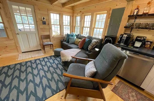 Winthrop Cabin | Newly Remodeled Waterfront Cabin