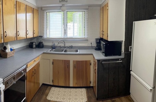 Lincoln Cottage | Newly renovated private lakefront cottage spacious clean end lot steps to water