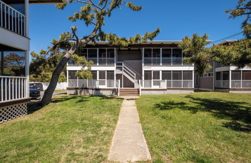 Dewey Beach Condo | Newly Updated OCEAN BLOCK 2 bedroom condo, steps away from the beach!
