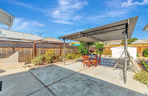 East Foothills House | Nice house 3/2 baths in pleasant North SJ with Free Wi-Fi, Washer, Dryers, AC
