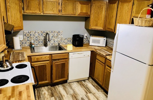 Lincoln Condo | Nordic Oasis Condo Resort MainStreetLincoln Pool Hot tub Full kitchen