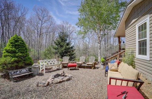 Micaville House | North Carolina Getaway w/Patio! 26 Mi to Slopes