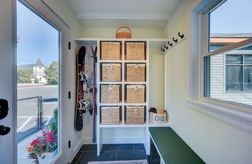 North Conway House | North Conway Village Walk-to-Everything Retreat with Mountain Views and Hot Tub!