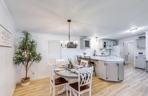 New Haven  Huron County House | North Fairfield Family Home w/Hot Tub & Porch!