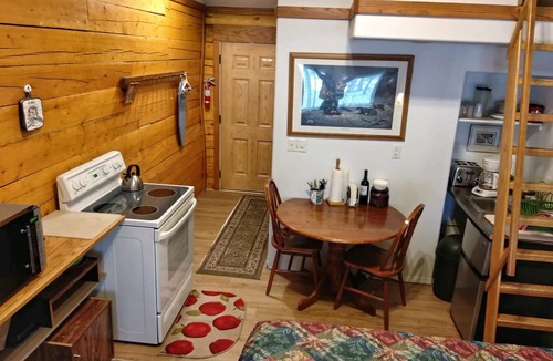 North Pole Cabin | North Pole Cabin Retreat