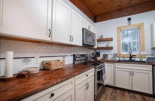North Pole Apartment | Northern Lights Retreat Near Fairbanks with Parking