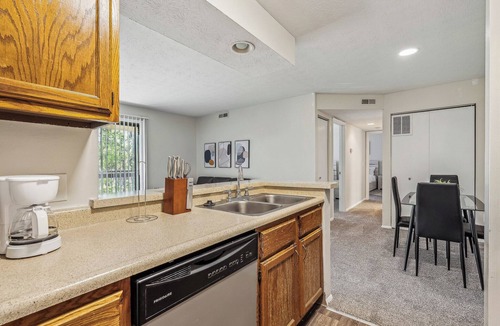 Columbus Apartment | Northwoods 8083-2C I 2 Bed 1 Bath