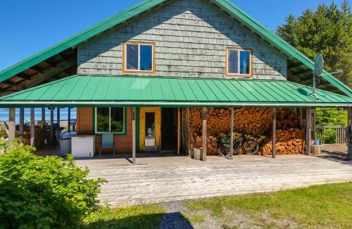 Coffman Cove House | Ocean Front & Private Beach! Coffman Cove Lodge