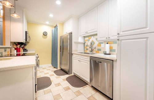 Demere Park Apartment | Ocean Walk Retreat | Heated Pool Condo Near St. Simons Village