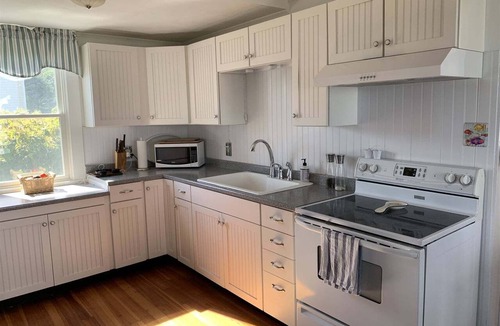 Camp Ellis Cottage | Oceanfront 4-Bedroom Cottage in Saco's Ferry Beach - Perfect for 8 Guests!