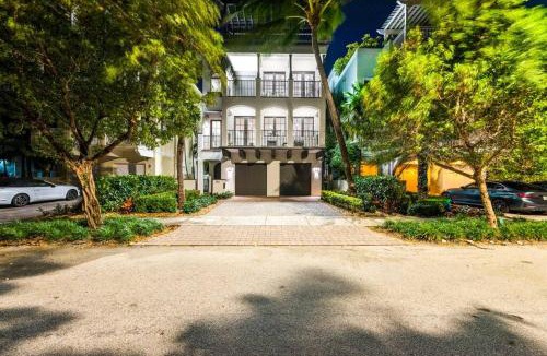 North Beach House | Oceanfront 4 Bedroom Villa with Pool Steps to the Beach!