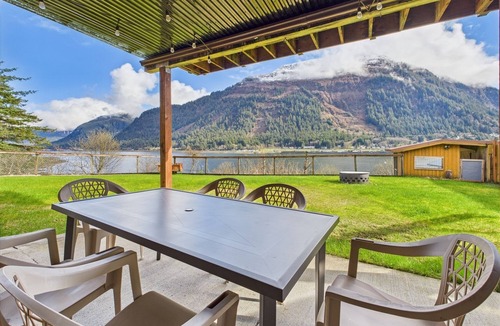 West Juneau House | Oceanfront Fire Pit, Decks, Large Yard, Views!