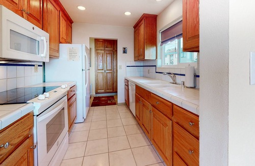 La Selva Beach House | Oceanfront home on a hill with great beach & Monterey Bay views - dog-friendly