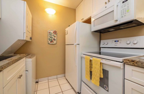 Maalaea Condo | Oceanfront Island Sands 310 Charming Maalaea Bay Condo at Incredible Value