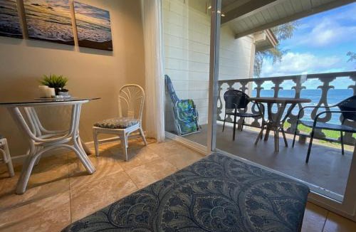 Wailua Apartment | Oceanfront Studio at Islander on the Beach #325