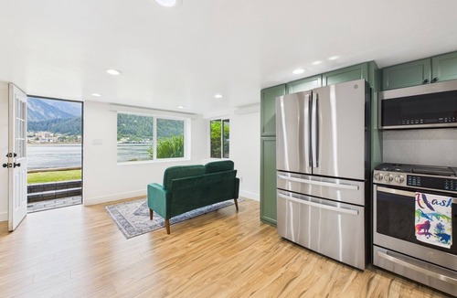 West Juneau Apartment | Oceanfront Studio | Beach Access & Views