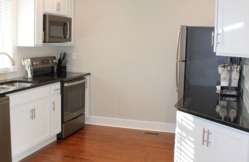 Williamstown House | Old Glory - NEWER LISTING/FULLY RENOVATED