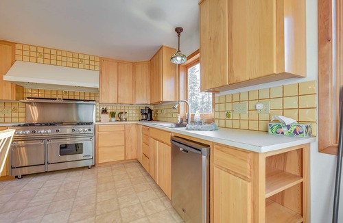 Kalifornsky Apartment | On-Site Kenai River Fishing: Soldotna Apartment!