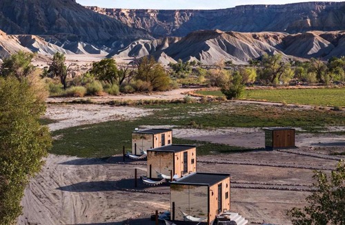 Torrey House | One-of-a-Kind Mirror Cabin Near Capitol Reef