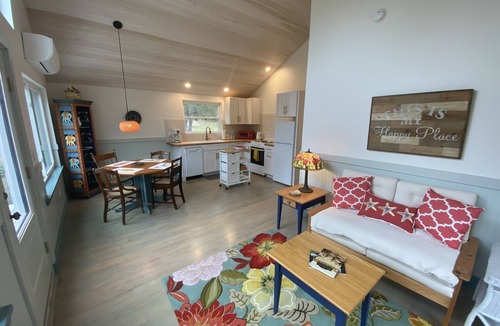 Deer Isle Cottage | Osprey Cottage - Modern, Guest House