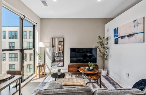 Pendleton Apartment | OTR 1 Bed Suite Free Parking Gym Pool Clubroom